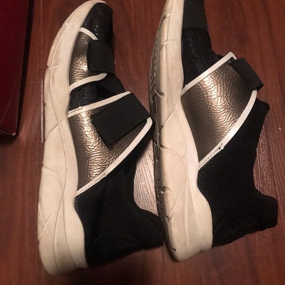 Guess Gwverna Sneakers - Picture 7 of 8